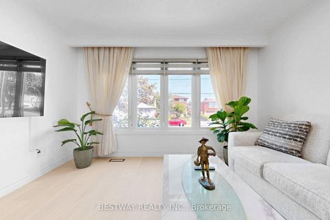 Photo 9 at 37 Victory Drive, CFB, Toronto