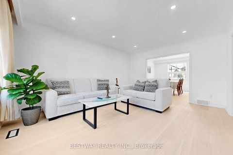 Photo 10 at 37 Victory Drive, CFB, Toronto