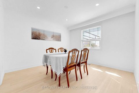 Photo 11 at 37 Victory Drive, CFB, Toronto