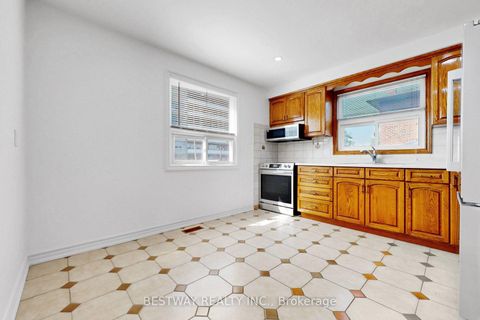 Photo 14 at 37 Victory Drive, CFB, Toronto