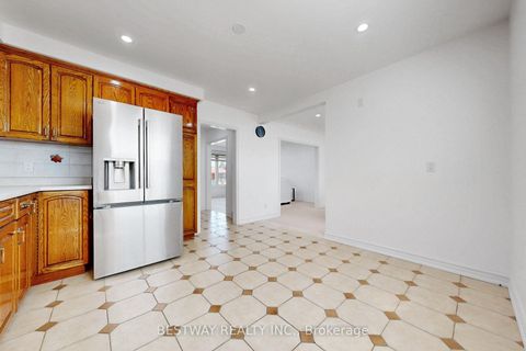 Photo 17 at 37 Victory Drive, CFB, Toronto