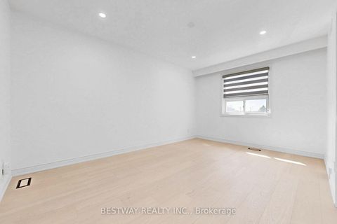 Photo 22 at 37 Victory Drive, CFB, Toronto