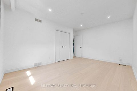 Photo 24 at 37 Victory Drive, CFB, Toronto