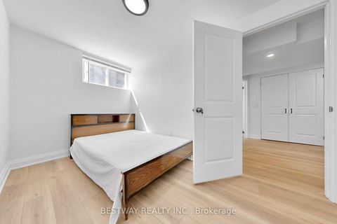 Photo 38 at 37 Victory Drive, CFB, Toronto