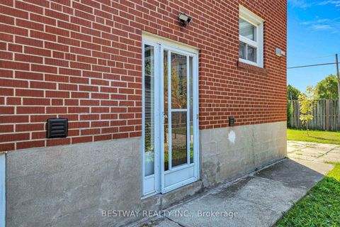 Photo 40 at 37 Victory Drive, CFB, Toronto