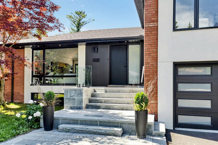 Photo 2 at 35 Geraldton Crescent, Bayview Village, Toronto