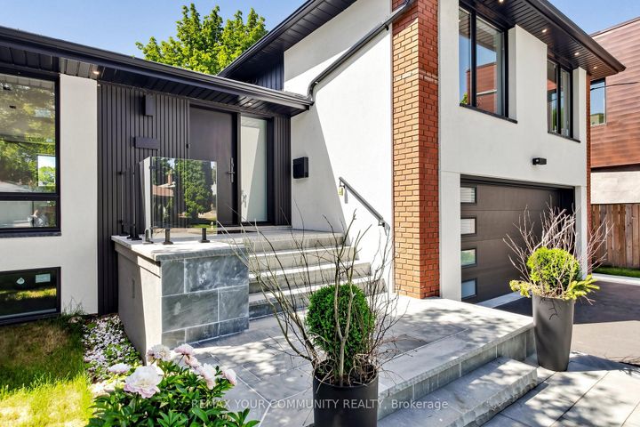 Photo 3 at 35 Geraldton Crescent, Bayview Village, Toronto