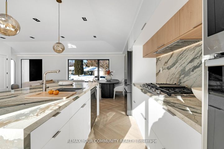 Photo 9 at 35 Geraldton Crescent, Bayview Village, Toronto