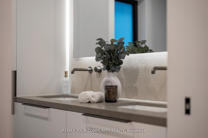 Photo 24 at 35 Geraldton Crescent, Bayview Village, Toronto