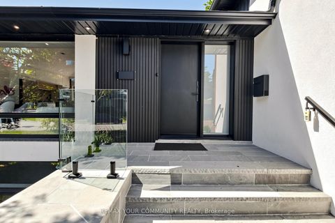 Photo 4 at 35 Geraldton Crescent, Bayview Village, Toronto