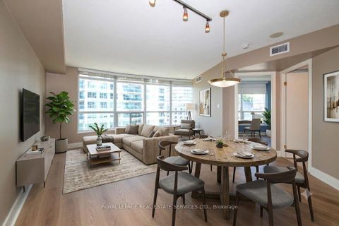 Photo 2 at 707 - 550 Queens Quay W, Waterfront Communities C1, Toronto