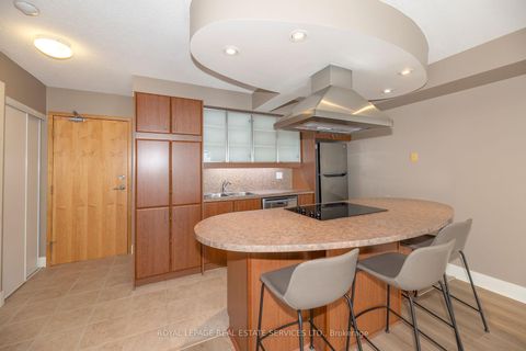 Photo 8 at 707 - 550 Queens Quay W, Waterfront Communities C1, Toronto