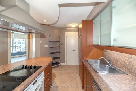 Photo 11 at 707 - 550 Queens Quay W, Waterfront Communities C1, Toronto