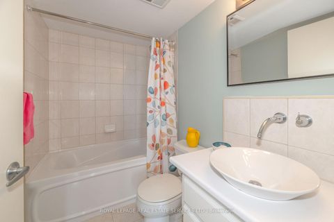 Photo 16 at 707 - 550 Queens Quay W, Waterfront Communities C1, Toronto