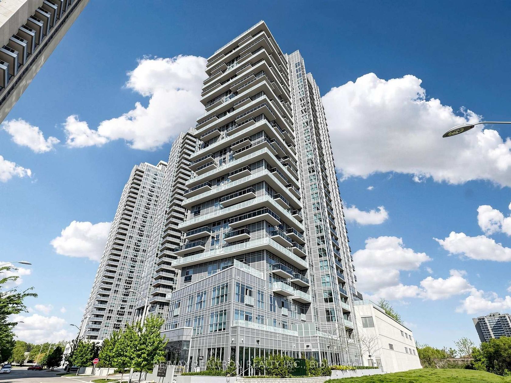 2507 - 225 Village Green Square, Malvern West, Toronto photo 2