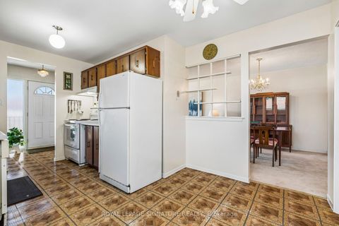 Photo 3 at 171 Petworth Crescent, Malvern West, Toronto