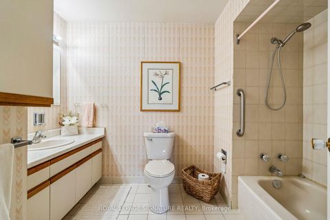 Photo 7 at 171 Petworth Crescent, Malvern West, Toronto