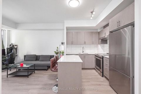 Photo 3 at 223 - 9000 Jane Street, Vellore Village, Vaughan