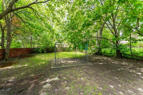 Photo 4 at 4 Elton Crescent, Long Branch, Toronto