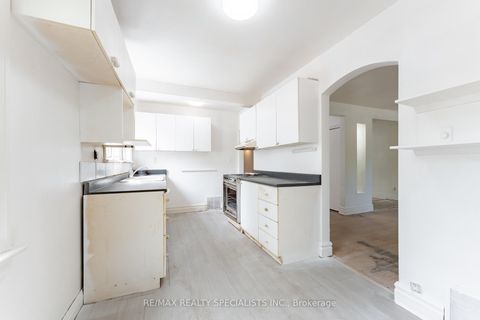 Photo 5 at 4 Elton Crescent, Long Branch, Toronto