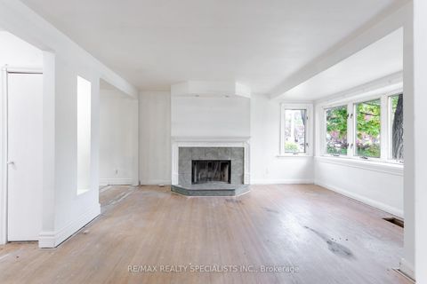 Photo 6 at 4 Elton Crescent, Long Branch, Toronto