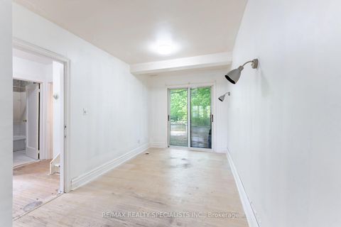 Photo 7 at 4 Elton Crescent, Long Branch, Toronto