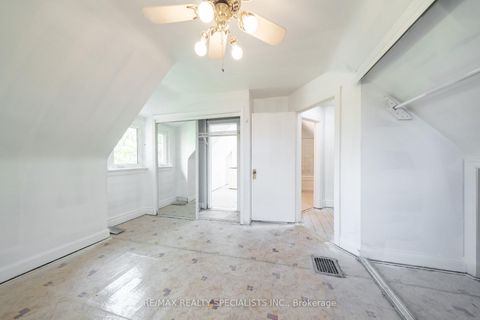 Photo 8 at 4 Elton Crescent, Long Branch, Toronto