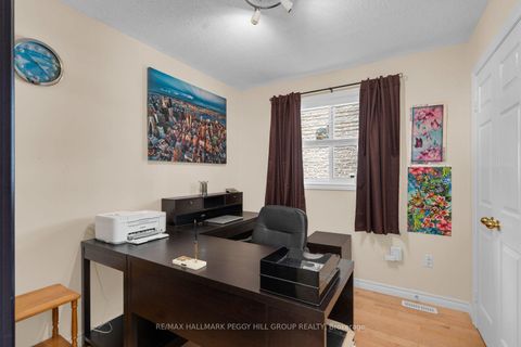 Photo 11 at 9 Stephanie Lane, Painswick South, Barrie