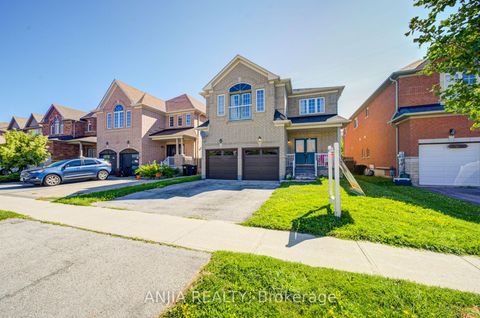 Photo 1 at 102 Westminster Circle, Shore, Barrie
