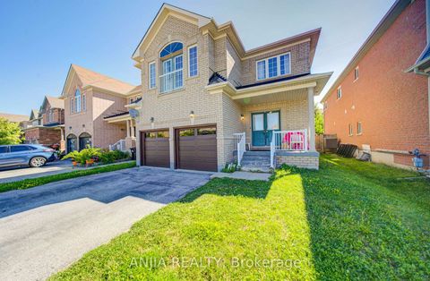 Photo 2 at 102 Westminster Circle, Shore, Barrie