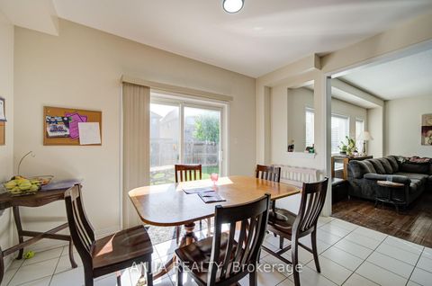 Photo 10 at 102 Westminster Circle, Shore, Barrie