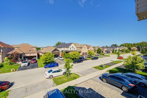 Photo 15 at 102 Westminster Circle, Shore, Barrie