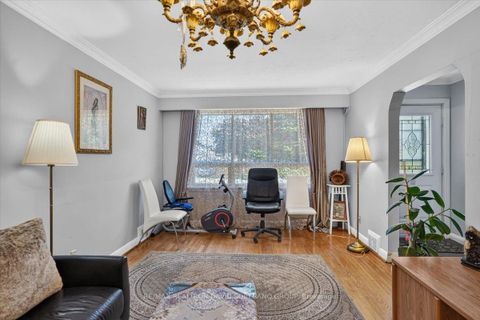 Photo 3 at 19 Wigan Crescent, Clanton Park, Toronto