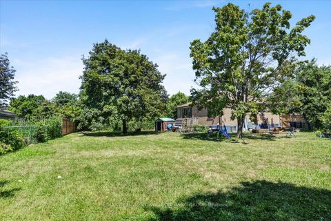 Photo 18 at 19 Wigan Crescent, Clanton Park, Toronto