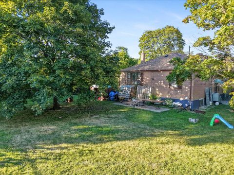 Photo 23 at 19 Wigan Crescent, Clanton Park, Toronto
