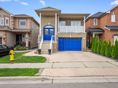 Photo 1 at 119 Blackthorn Drive, Maple, Vaughan