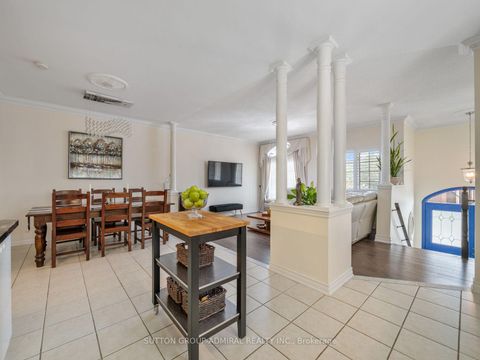 Photo 4 at 119 Blackthorn Drive, Maple, Vaughan