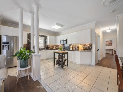 Photo 5 at 119 Blackthorn Drive, Maple, Vaughan