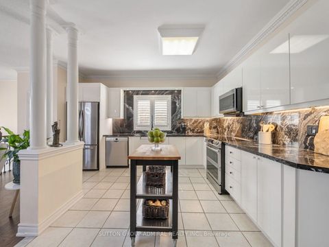 Photo 6 at 119 Blackthorn Drive, Maple, Vaughan