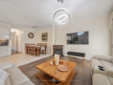 Photo 13 at 119 Blackthorn Drive, Maple, Vaughan