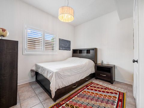 Photo 31 at 119 Blackthorn Drive, Maple, Vaughan