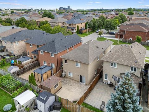 Photo 41 at 119 Blackthorn Drive, Maple, Vaughan