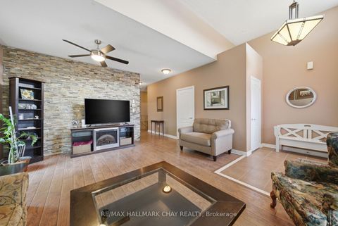 Photo 4 at 121 Prince William Way, Shore, Barrie