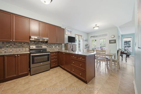 Photo 7 at 121 Prince William Way, Shore, Barrie