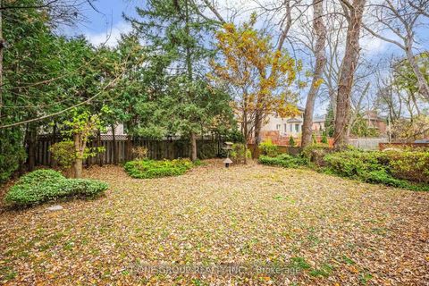 Photo 3 at 302 Spring Garden Avenue, Willowdale East, Toronto