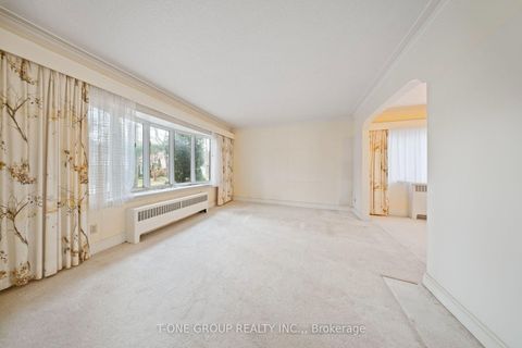 Photo 5 at 302 Spring Garden Avenue, Willowdale East, Toronto