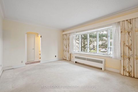 Photo 7 at 302 Spring Garden Avenue, Willowdale East, Toronto