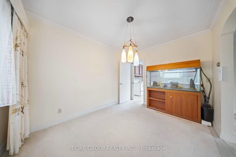 Photo 8 at 302 Spring Garden Avenue, Willowdale East, Toronto