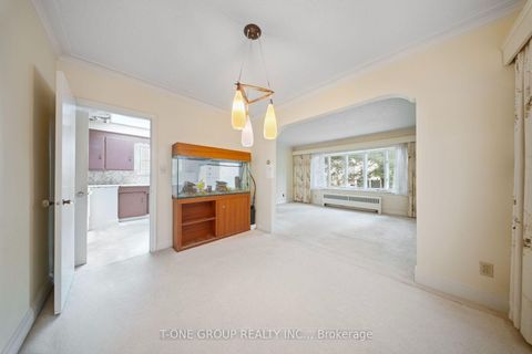 Photo 9 at 302 Spring Garden Avenue, Willowdale East, Toronto