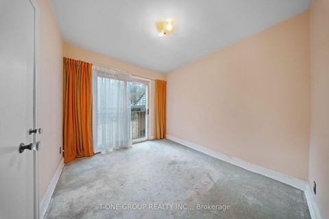 Photo 14 at 302 Spring Garden Avenue, Willowdale East, Toronto